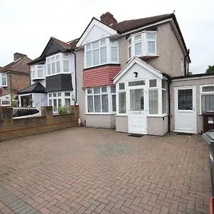 Apartment House, Feltham