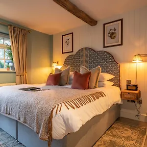 Inn The Old House, Burstow
